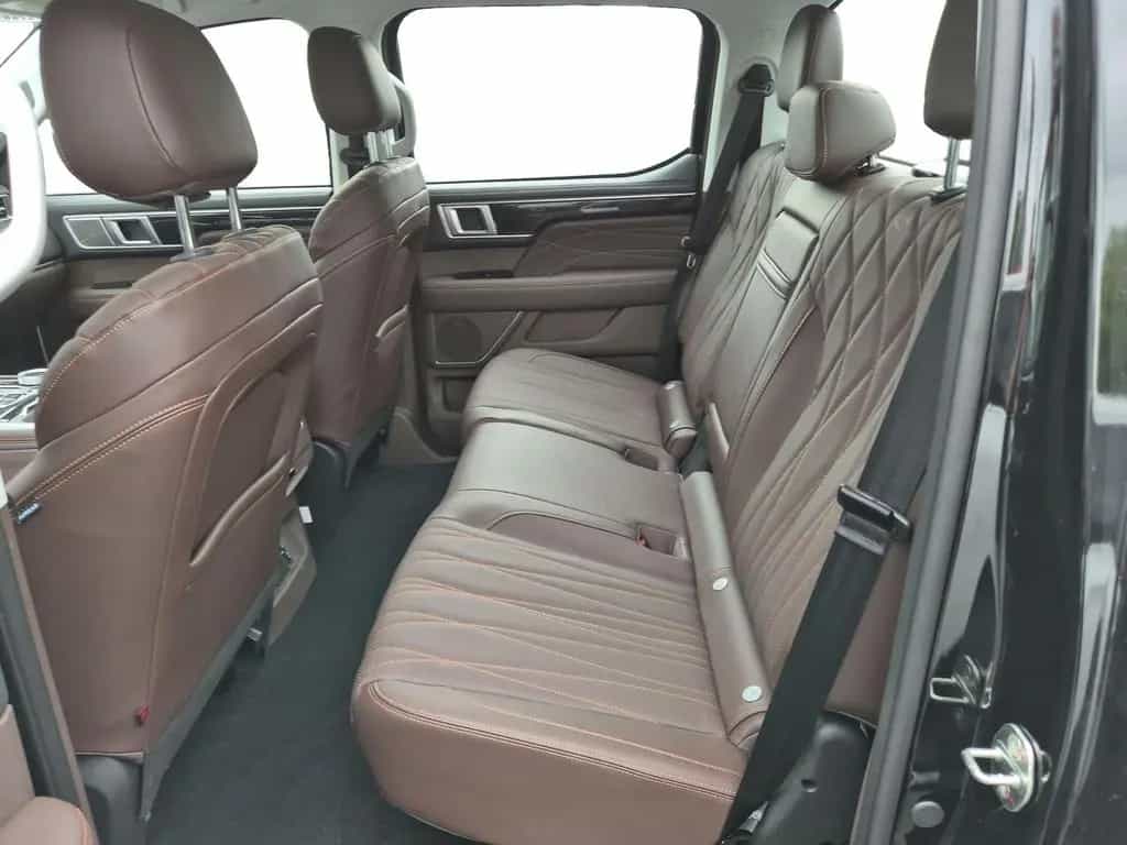 Foton 4 Ultra 2.0 L Diesel 117kW 8AT null-photo-10