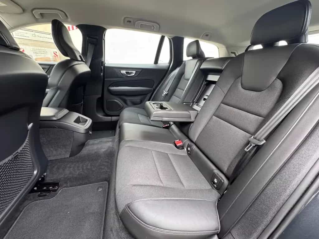 Volvo V60 *D4*MOMENTUM-PRO*PDC*NAVI*LED*AHK*KLIMA*MULTI 06/2020-photo-12
