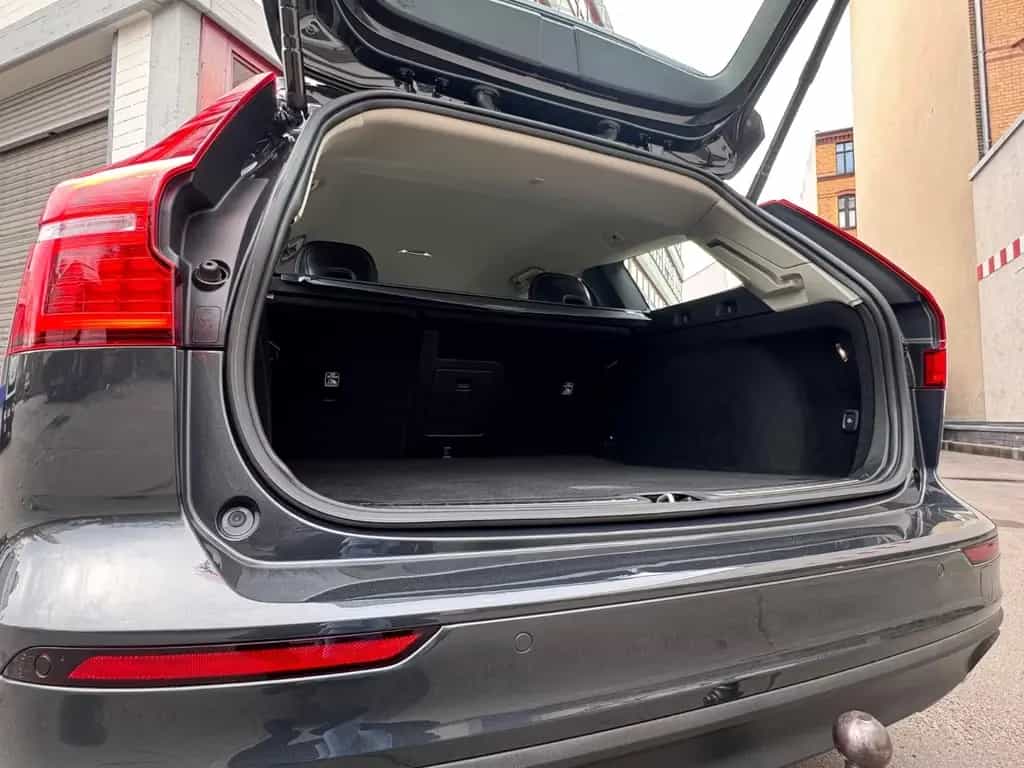Volvo V60 *D4*MOMENTUM-PRO*PDC*NAVI*LED*AHK*KLIMA*MULTI 06/2020-photo-13