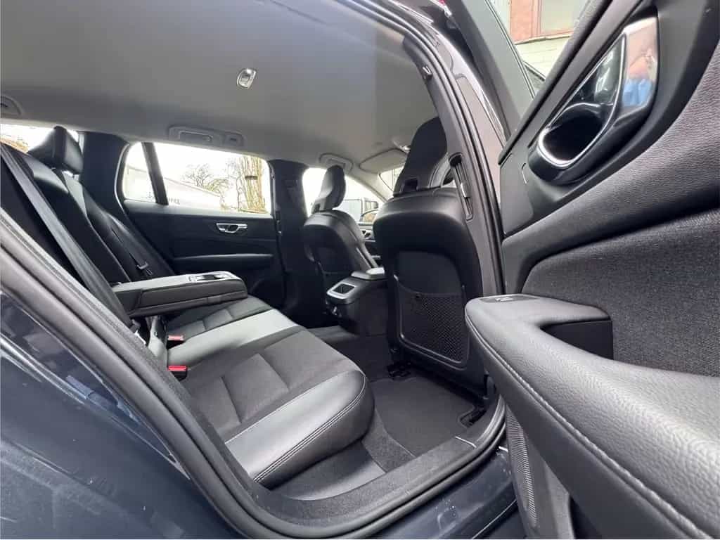 Volvo V60 *D4*MOMENTUM-PRO*PDC*NAVI*LED*AHK*KLIMA*MULTI 06/2020-photo-17
