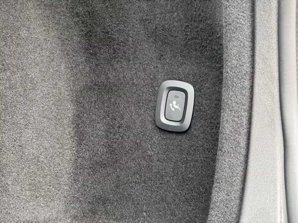 Volvo V60 *D4*MOMENTUM-PRO*PDC*NAVI*LED*AHK*KLIMA*MULTI 06/2020-photo-20