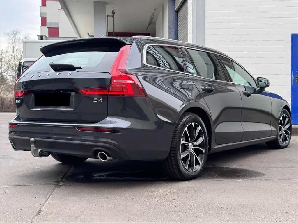 Volvo V60 *D4*MOMENTUM-PRO*PDC*NAVI*LED*AHK*KLIMA*MULTI 06/2020-photo-4