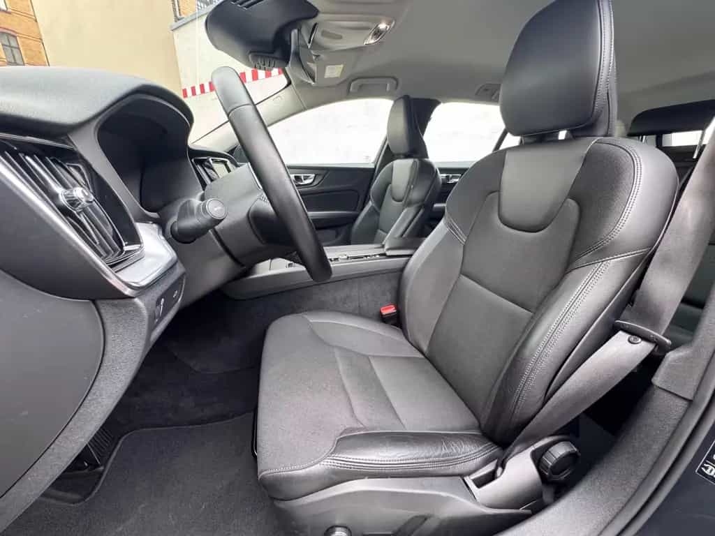 Volvo V60 *D4*MOMENTUM-PRO*PDC*NAVI*LED*AHK*KLIMA*MULTI 06/2020-photo-9