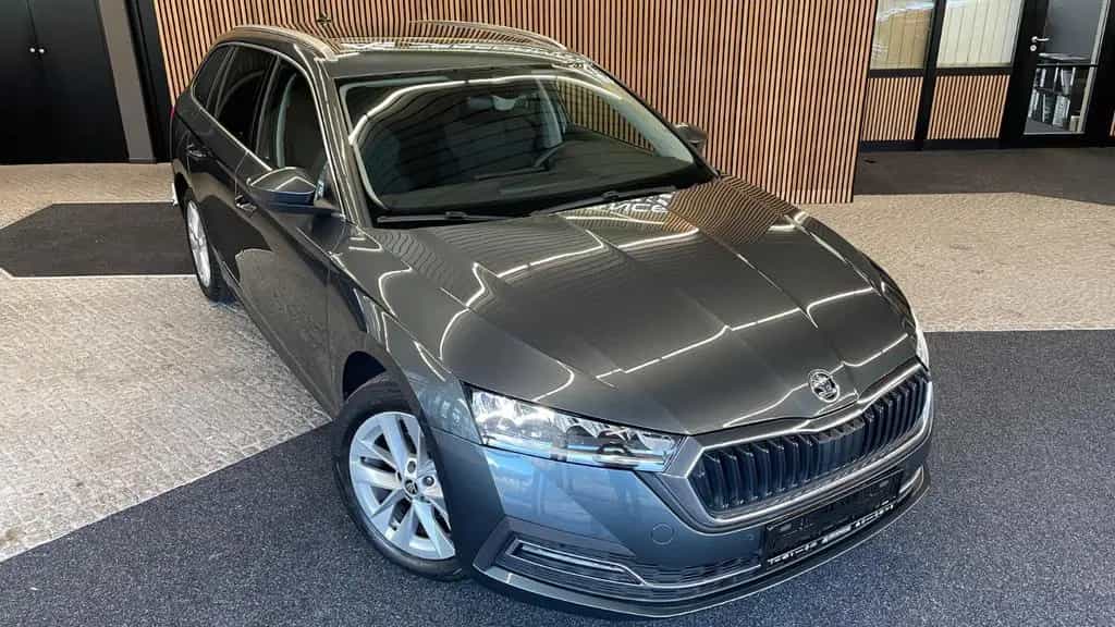 Skoda Octavia Combi First Edition 2.0 TDI DSG LED Navi 06/2021-photo-1