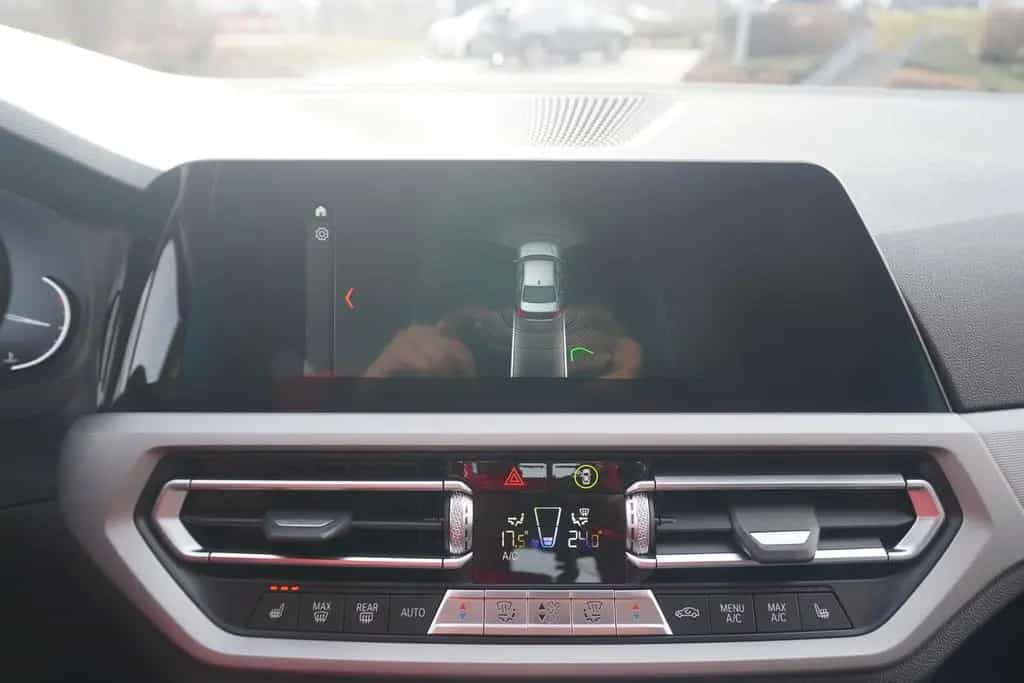 BMW 320 i Advantage LED Navi Digitales Cockpit PDC 06/2020-photo-15
