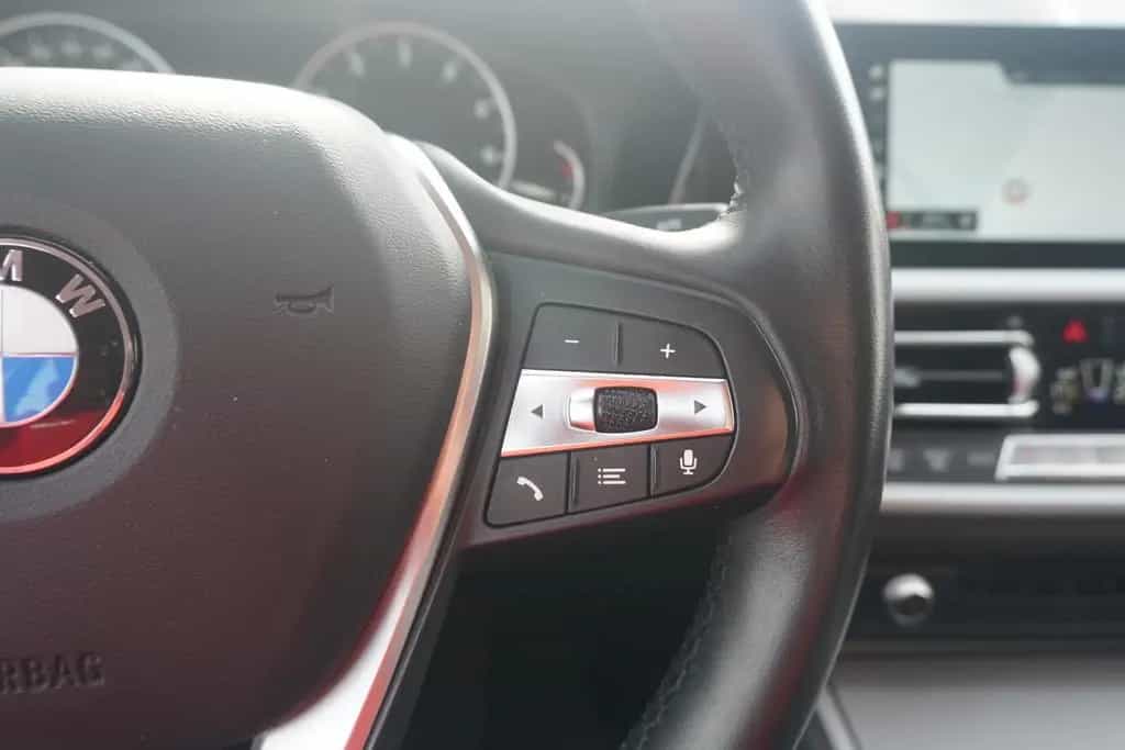 BMW 320 i Advantage LED Navi Digitales Cockpit PDC 06/2020-photo-19