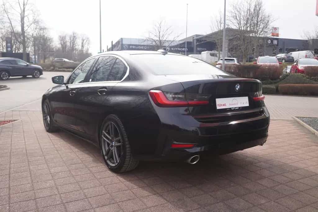 BMW 320 i Advantage LED Navi Digitales Cockpit PDC 06/2020-photo-2