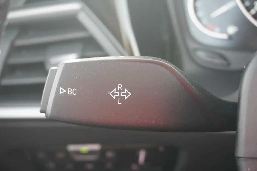BMW 320 i Advantage LED Navi Digitales Cockpit PDC 06/2020-photo-20