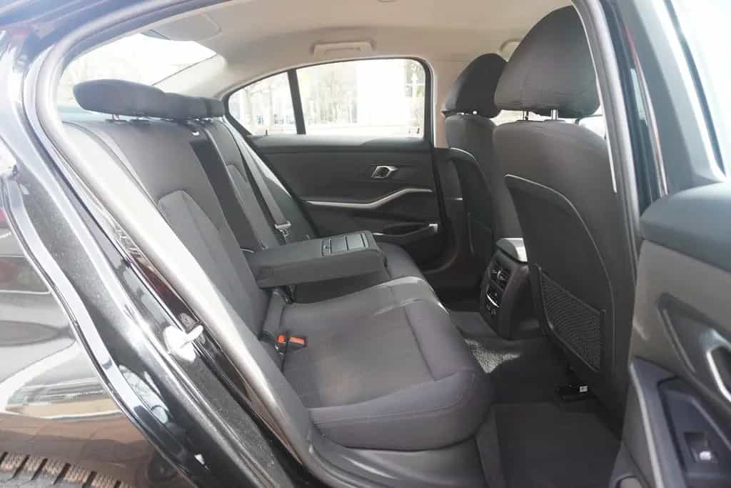 BMW 320 i Advantage LED Navi Digitales Cockpit PDC 06/2020-photo-28