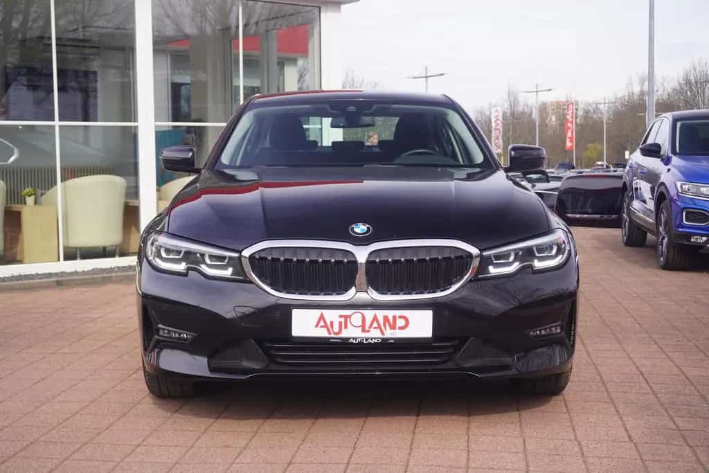 BMW 320 i Advantage LED Navi Digitales Cockpit PDC 06/2020-photo-3
