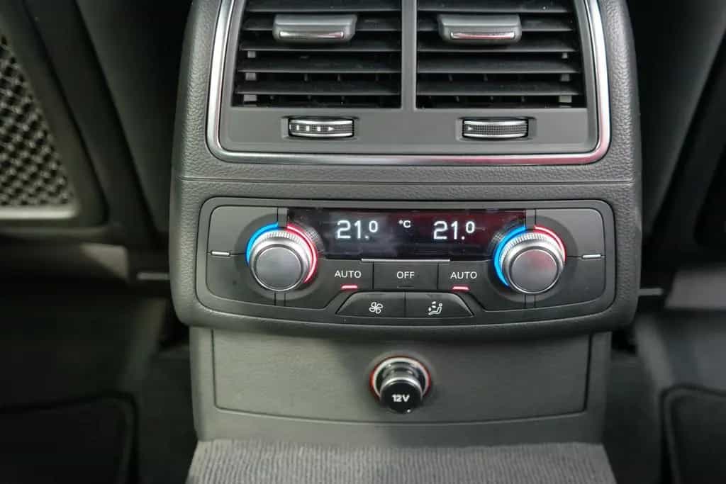 Audi A6 3.0 TDI Avant quattro S-Tronic Bi-Xenon ACC 01/2019-photo-24