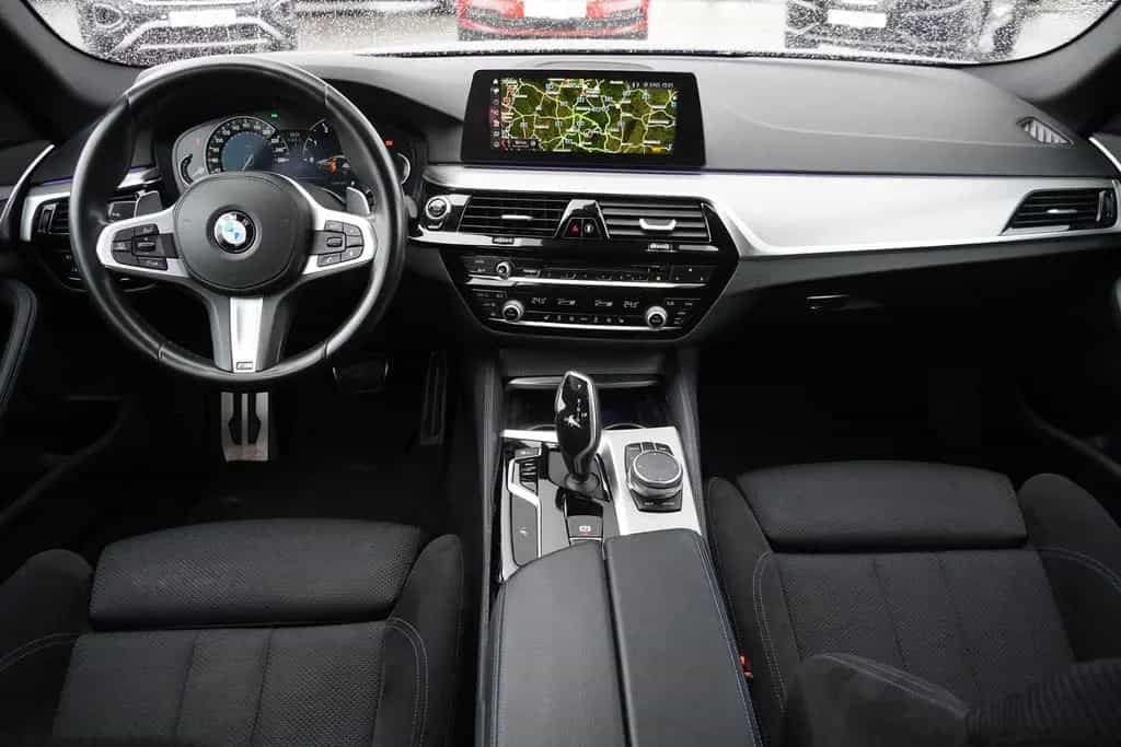 BMW 5 Series 530i M Sport Aut. Klimaaut. LED Navi Sitzheizung 05/2018-photo-10