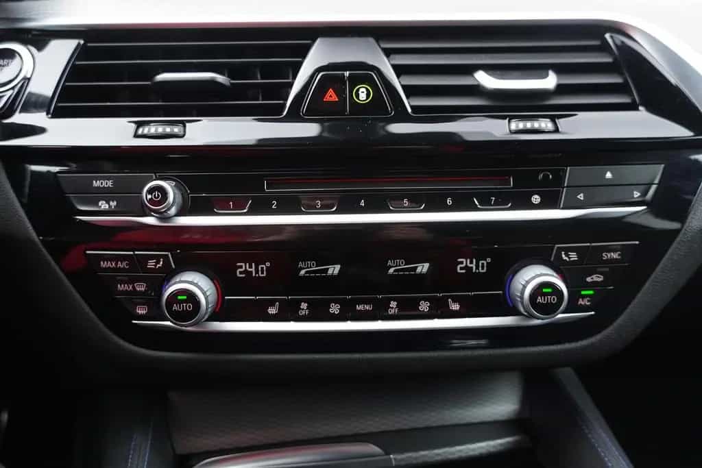 BMW 5 Series 530i M Sport Aut. Klimaaut. LED Navi Sitzheizung 05/2018-photo-15