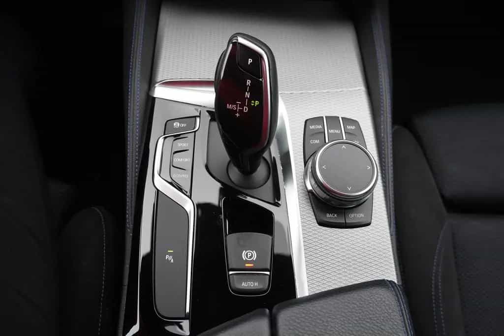 BMW 5 Series 530i M Sport Aut. Klimaaut. LED Navi Sitzheizung 05/2018-photo-17