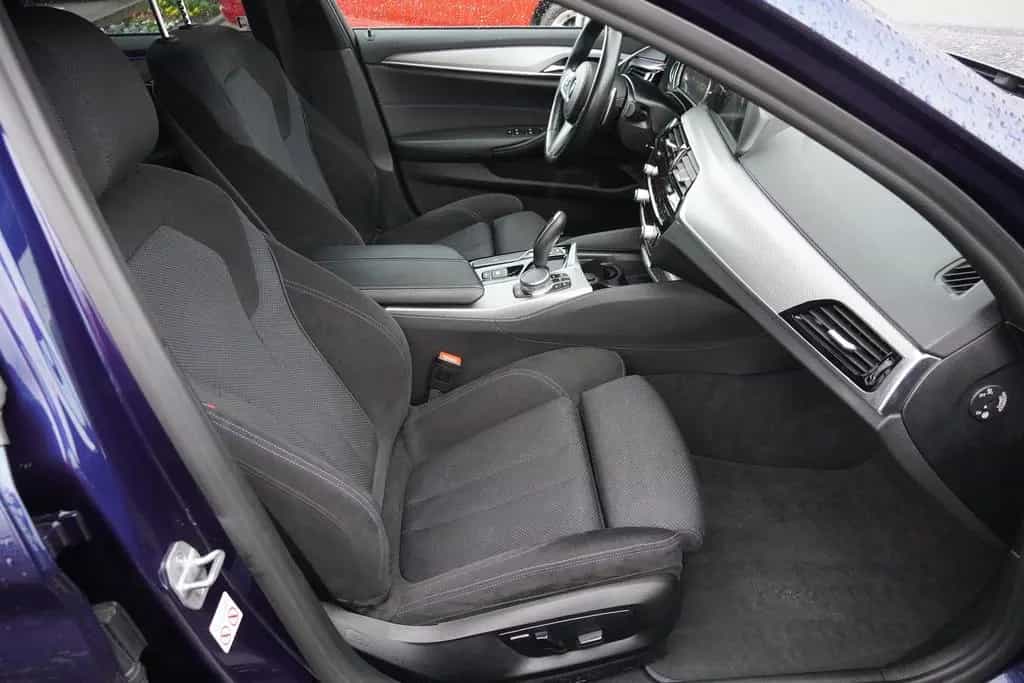 BMW 5 Series 530i M Sport Aut. Klimaaut. LED Navi Sitzheizung 05/2018-photo-32