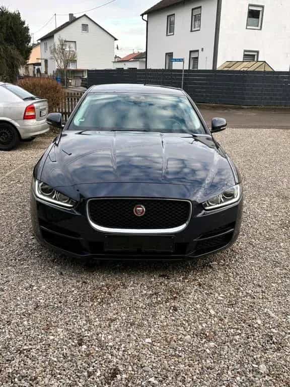 Jaguar XE 20d Automatik 04/2016-photo-0