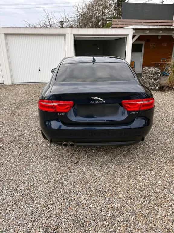 Jaguar XE 20d Automatik 04/2016-photo-4