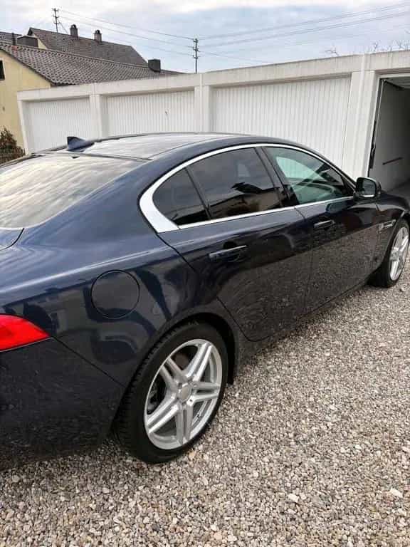 Jaguar XE 20d Automatik 04/2016-photo-5