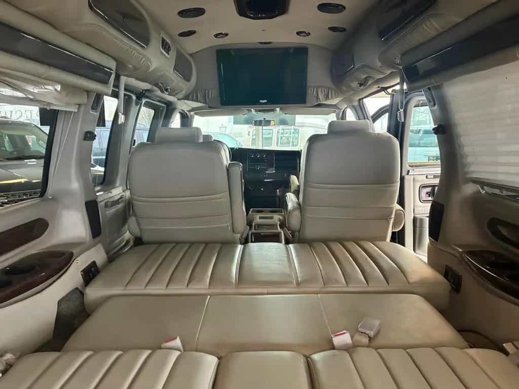 GMC Savana 5,3l V8 Explorer Limited 08/2012-photo-1