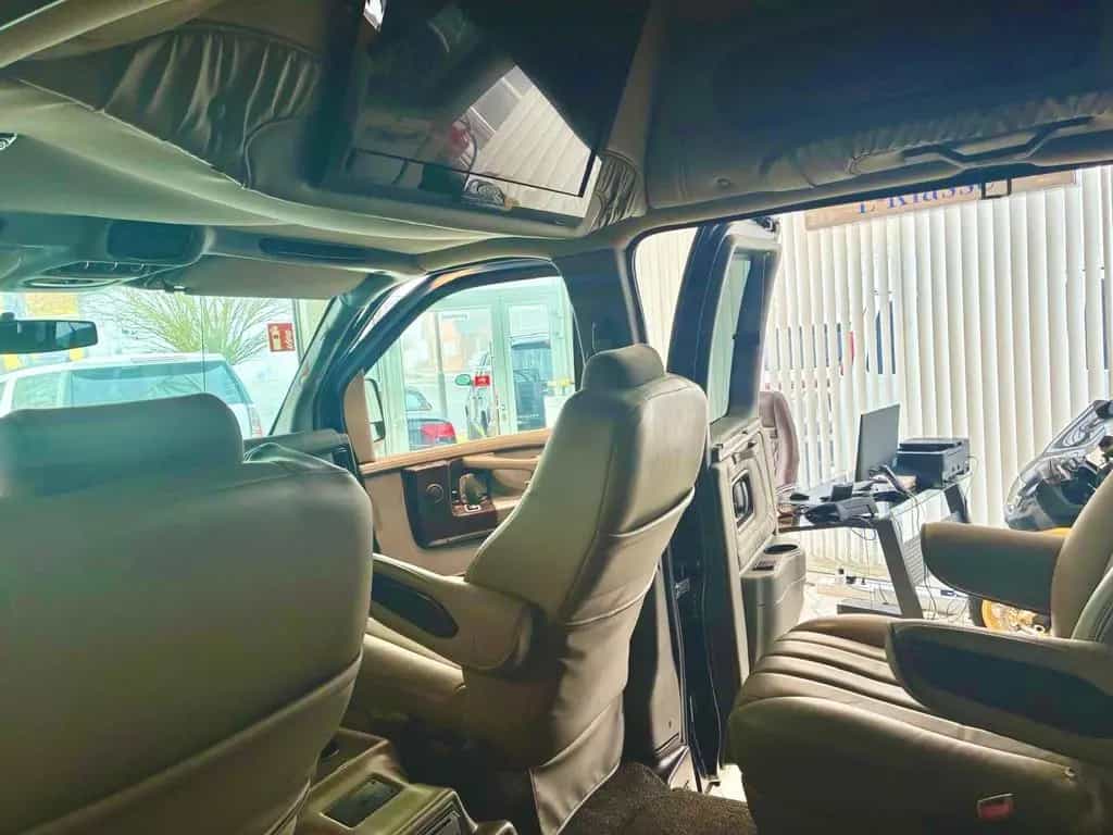 GMC Savana 5,3l V8 Explorer Limited 08/2012-photo-11