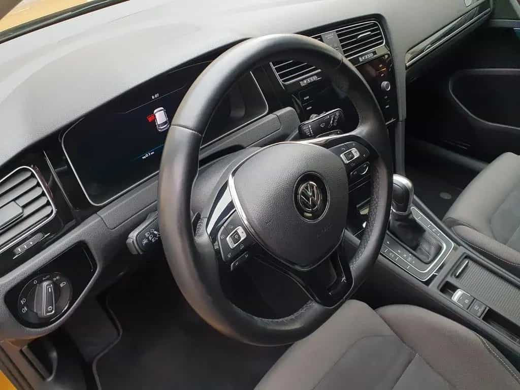 Volkswagen Golf VII Highline BMT*LED*Pano*ACC*Virtual*Blind 04/2017-photo-14