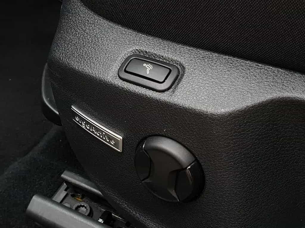 Volkswagen Golf VII Highline BMT*LED*Pano*ACC*Virtual*Blind 04/2017-photo-27