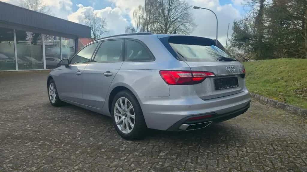 Audi A4 Avant 40 TDI basis 02/2022-photo-2