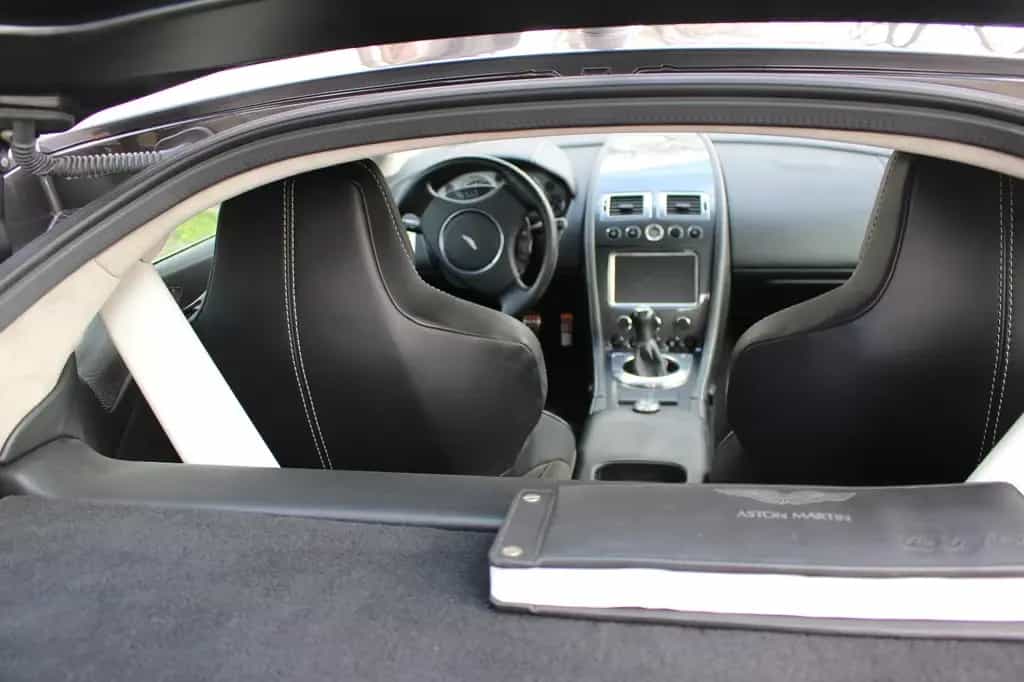 Aston Martin V8 Vantage 4.3l - 11/2006-photo-1