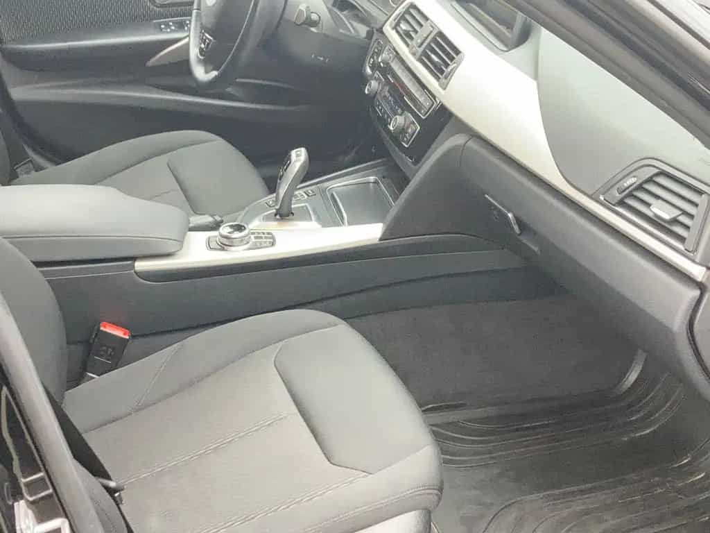 BMW 3 Series 01/2018-photo-13