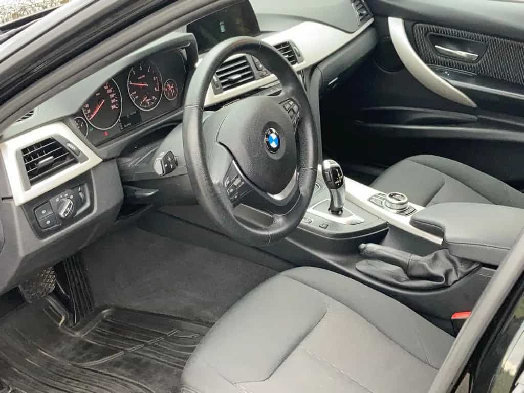 BMW 3 Series 01/2018-photo-14