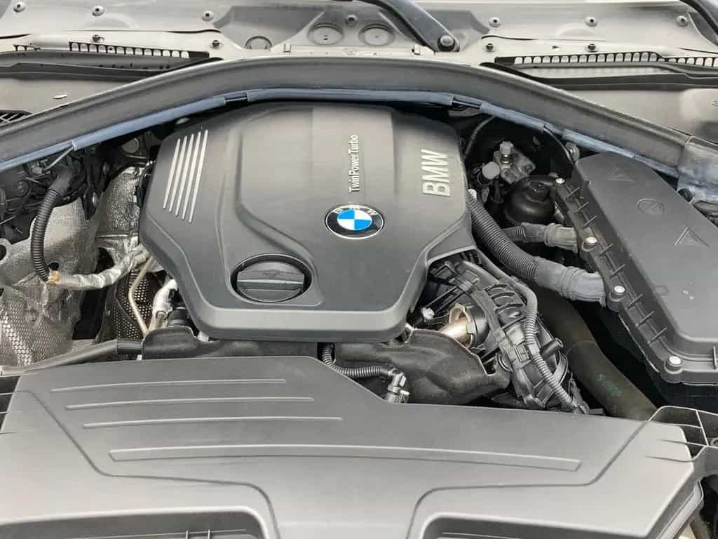 BMW 3 Series 01/2018-photo-23