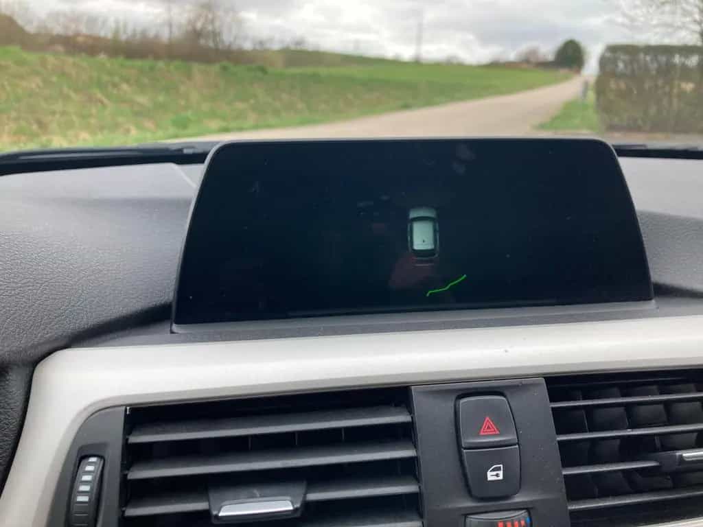 BMW 3 Series 01/2018-photo-28