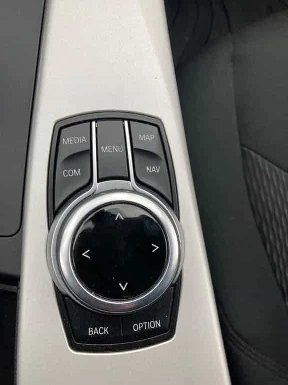 BMW 3 Series 01/2018-photo-29