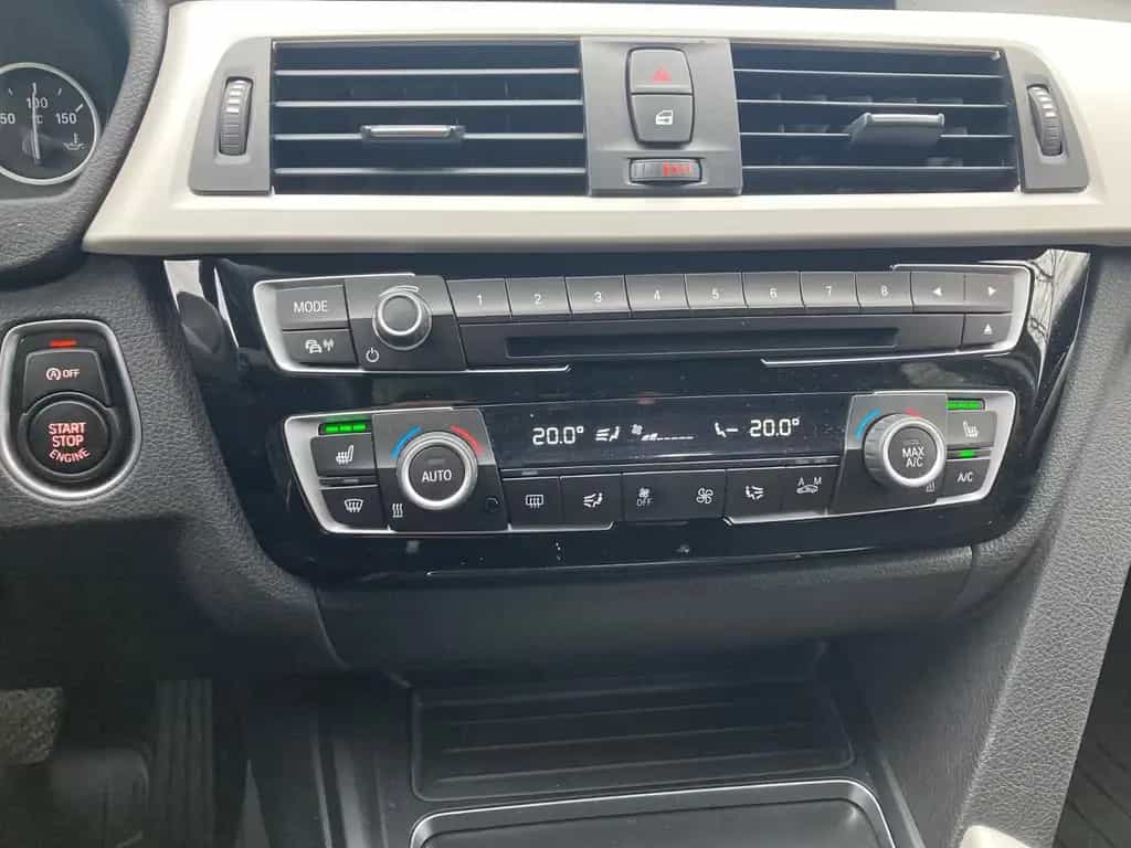 BMW 3 Series 01/2018-photo-30