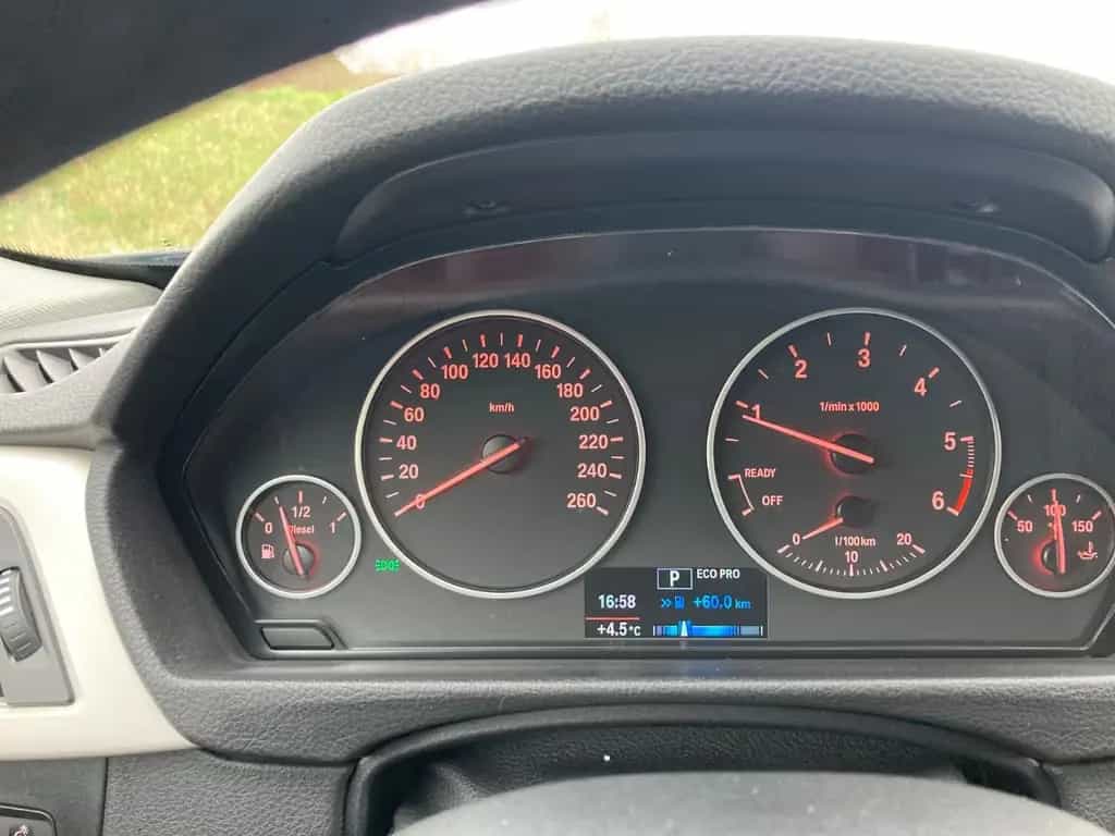 BMW 3 Series 01/2018-photo-31