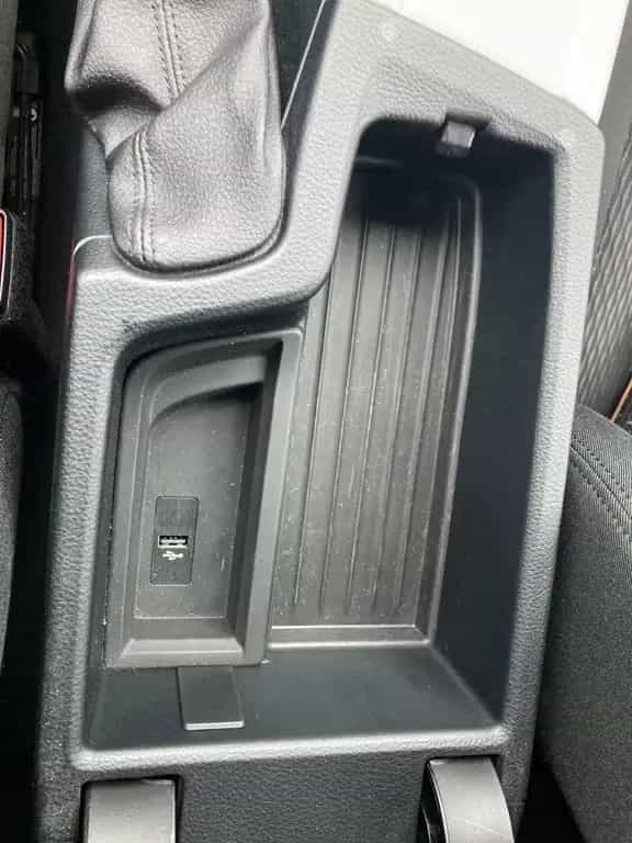 BMW 3 Series 01/2018-photo-34