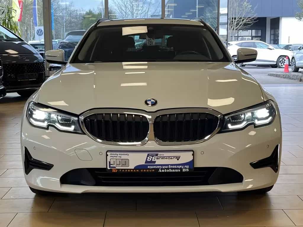 BMW 318 Pano*Dig.Cockpit*Tempomat*SHZ*Bluetooth*LED 10/2021-photo-1