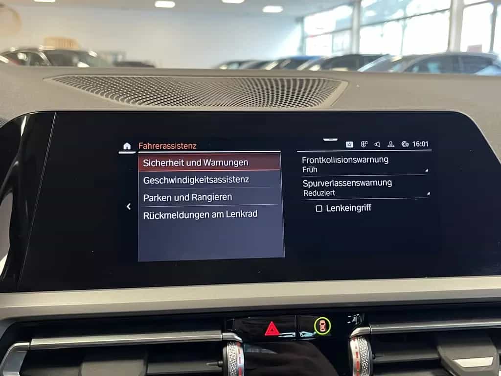 BMW 318 Pano*Dig.Cockpit*Tempomat*SHZ*Bluetooth*LED 10/2021-photo-21