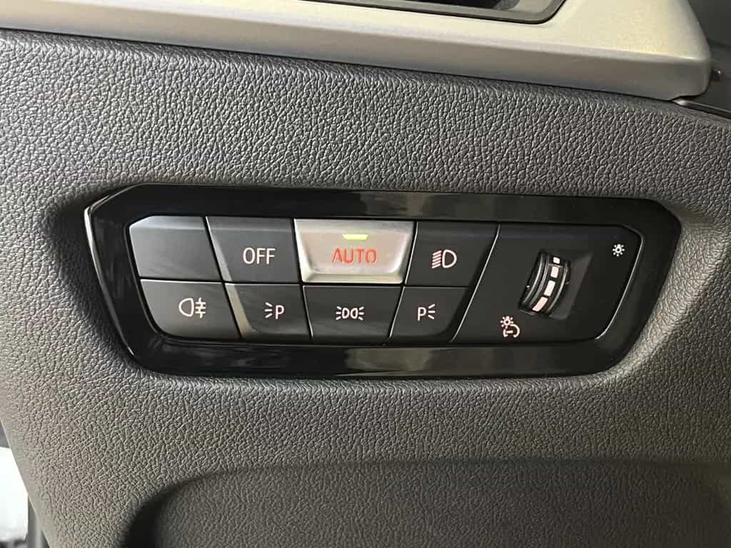 BMW 318 Pano*Dig.Cockpit*Tempomat*SHZ*Bluetooth*LED 10/2021-photo-25