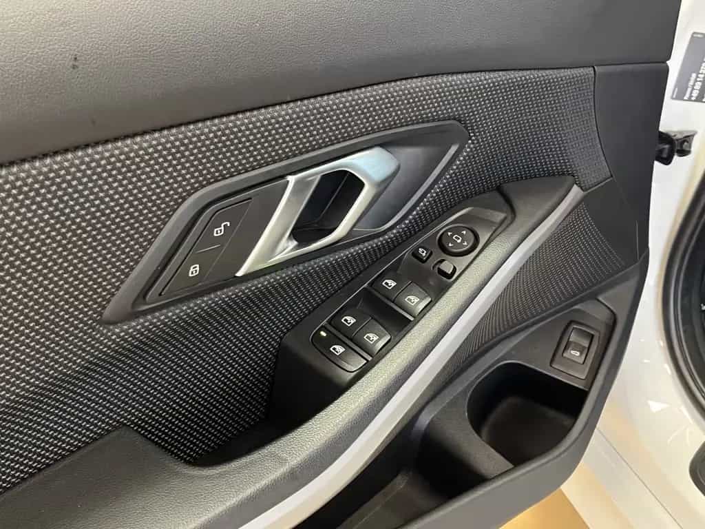 BMW 318 Pano*Dig.Cockpit*Tempomat*SHZ*Bluetooth*LED 10/2021-photo-9