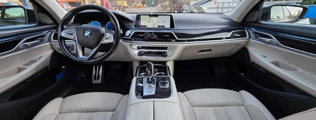BMW 7 Series 730d xDrive - 06/2018-photo-10
