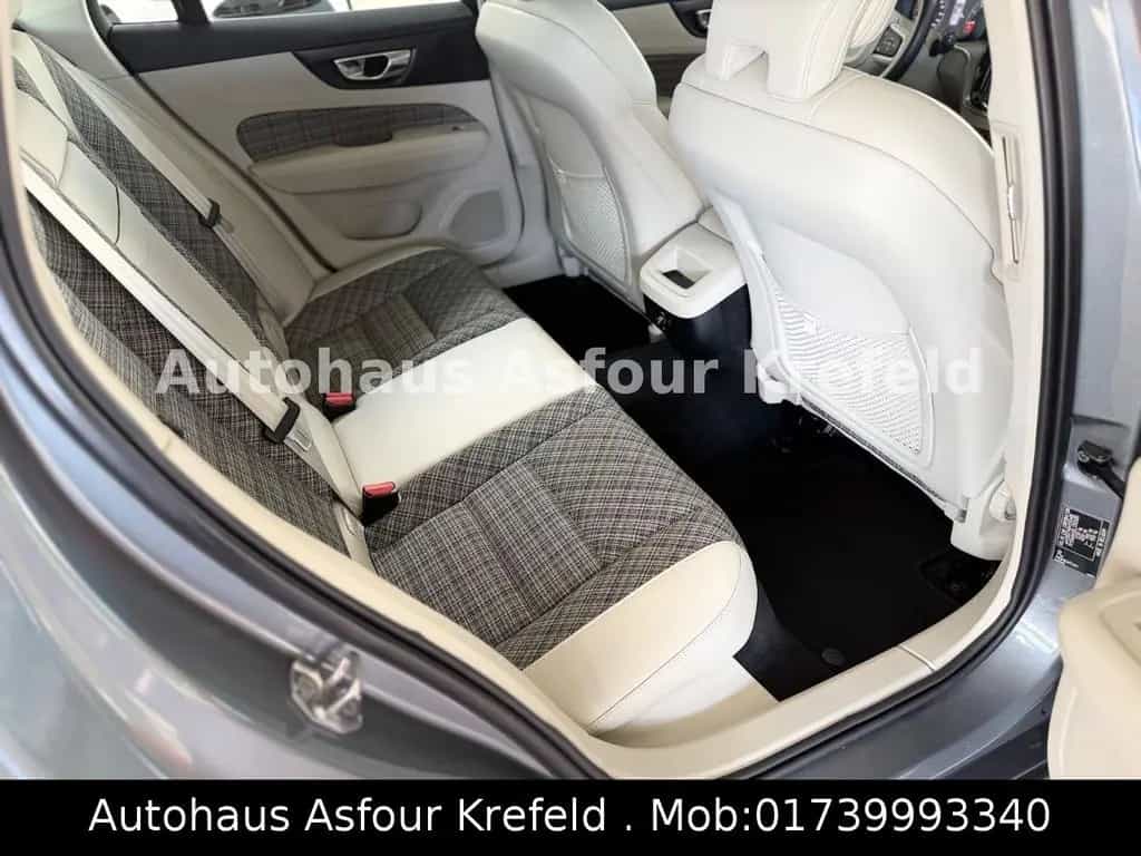 Volvo V60 T4 Geartronic Momentum Pro Navi*SHZ*RFK 06/2020-photo-14