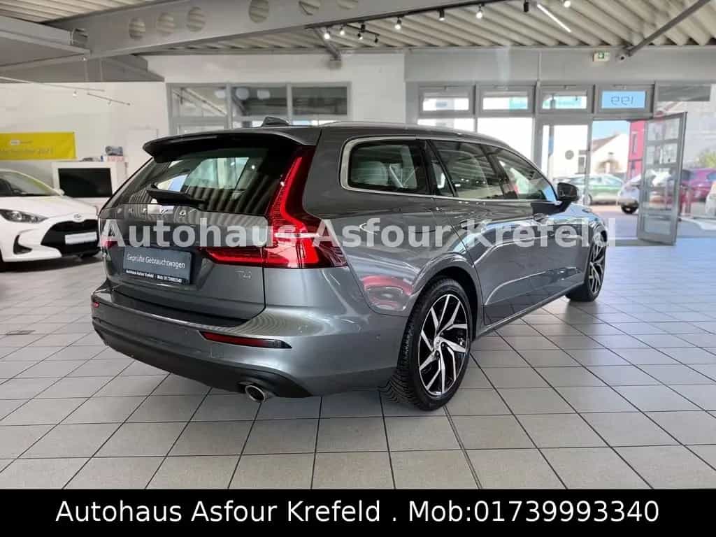 Volvo V60 T4 Geartronic Momentum Pro Navi*SHZ*RFK 06/2020-photo-5