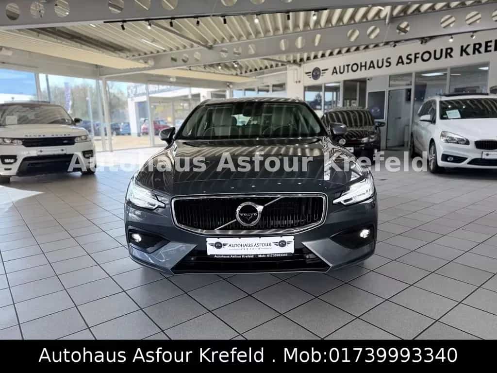 Volvo V60 T4 Geartronic Momentum Pro Navi*SHZ*RFK 06/2020-photo-7