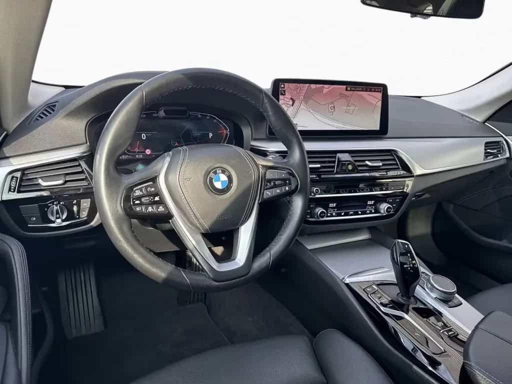 BMW 520 d Touring Aut. Pano,DAPro,HuD,ParkAss,LiCoPro 02/2022-photo-12