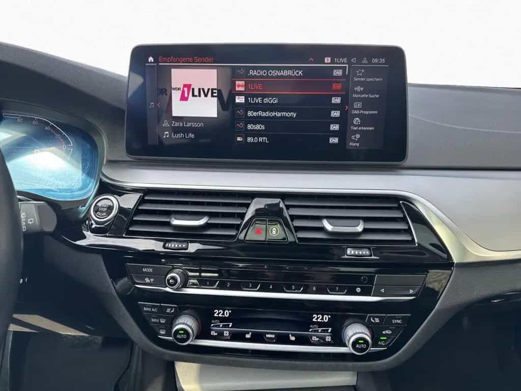 BMW 520 d Touring Aut. Pano,DAPro,HuD,ParkAss,LiCoPro 02/2022-photo-14