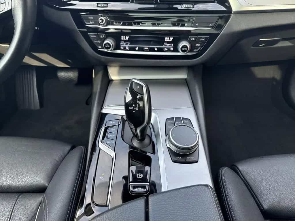 BMW 520 d Touring Aut. Pano,DAPro,HuD,ParkAss,LiCoPro 02/2022-photo-18