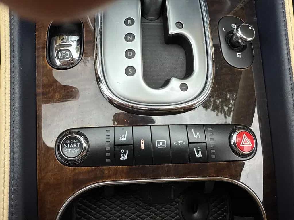Bentley Continental Flying Spur 4.0 V8 Service Neu 07/2015-photo-16