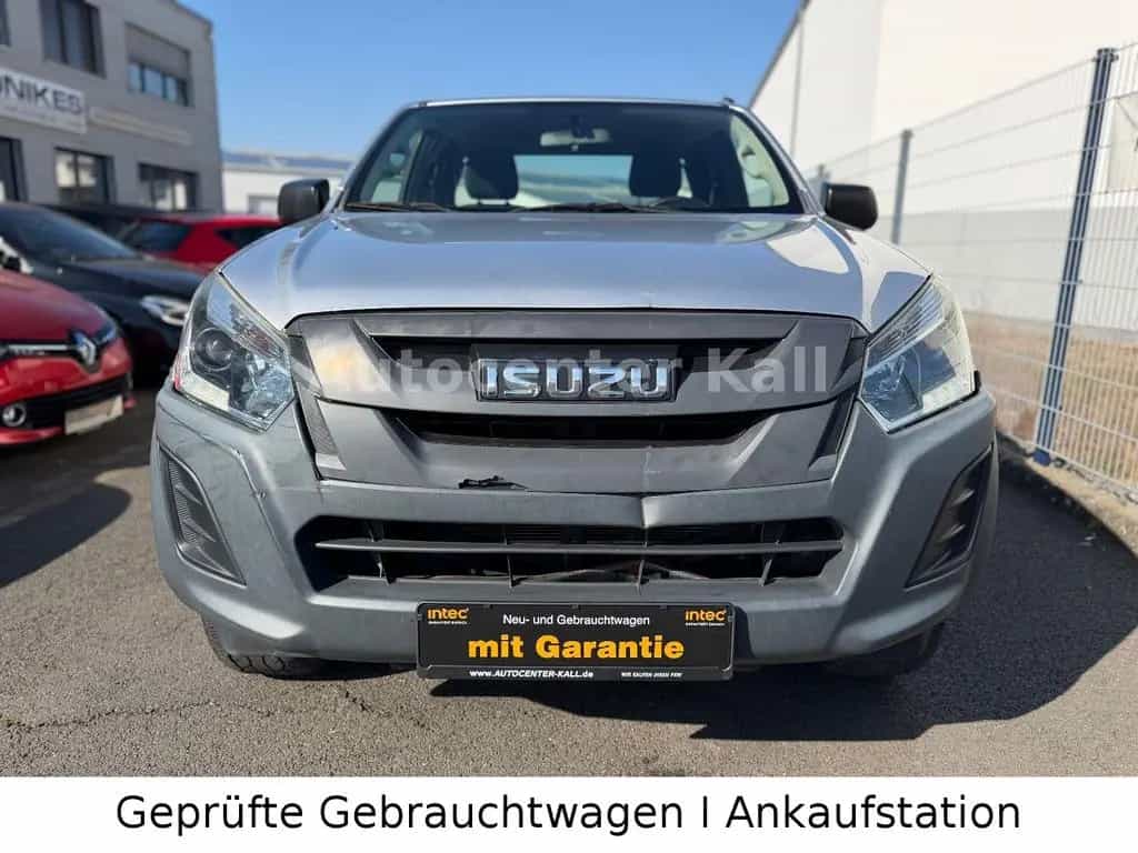 Isuzu D-Max Space Cab 4WD Basis. AUTOM 06/2019-photo-1