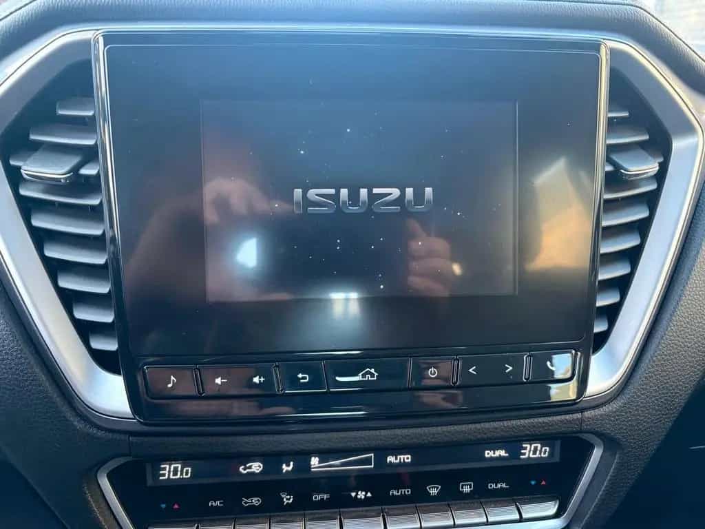 Isuzu D-Max 03/2023-photo-11